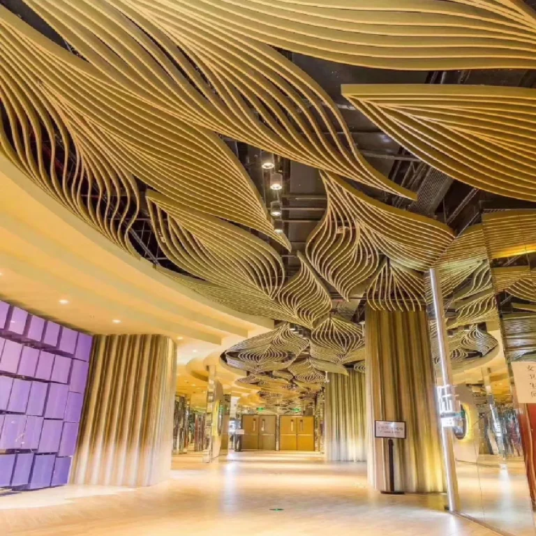 Curved Aluminum U-Shaped Ceiling
